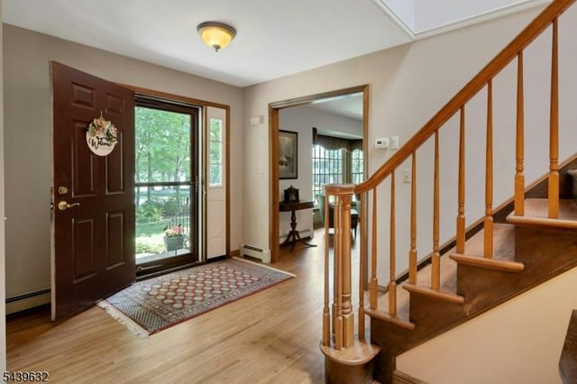 20 Lark Ln, Jefferson Twp., NJ 07438