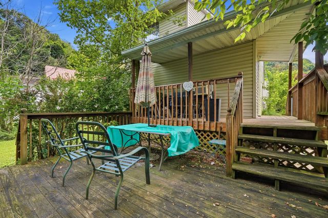 201 McComas Avenue, Barboursville, WV 25504