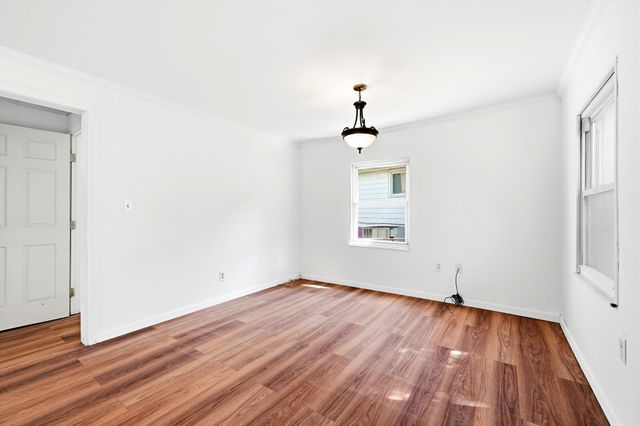 201 McComas Avenue, Barboursville, WV 25504