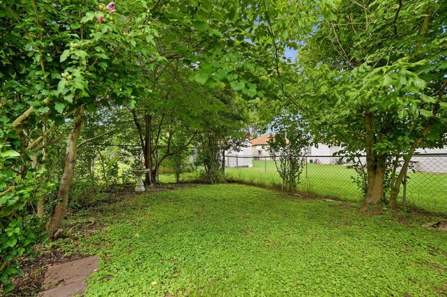 201 McComas Avenue, Barboursville, WV 25504
