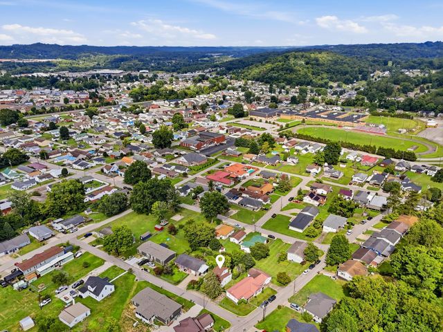 201 McComas Avenue, Barboursville, WV 25504