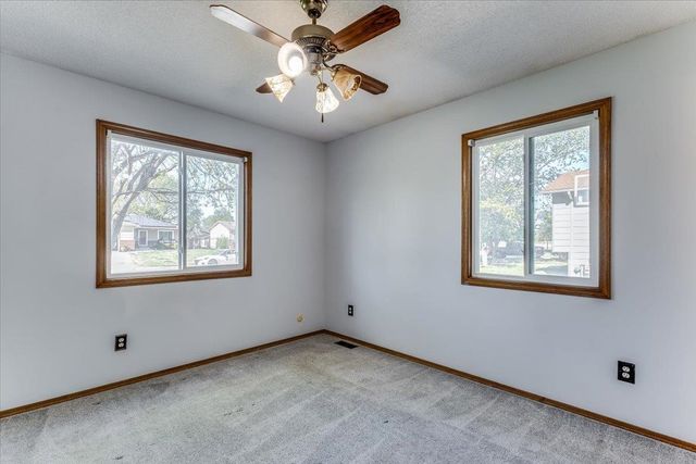 21 Shenandoah Dr., Goddard, KS 67052