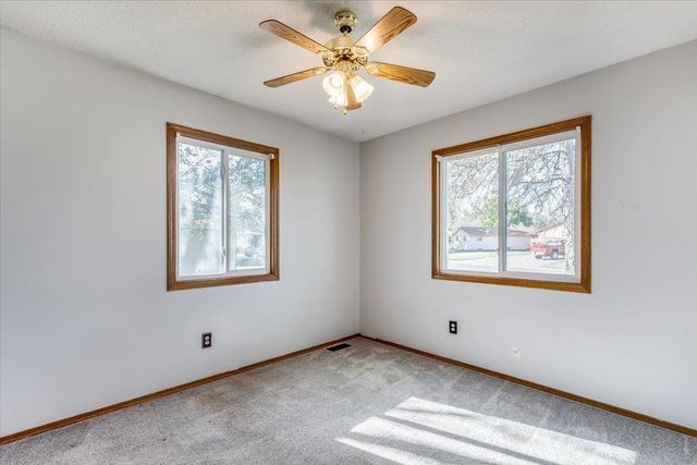 21 Shenandoah Dr., Goddard, KS 67052