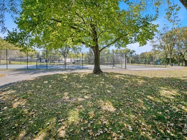 7825 Rimbley Road, Woodbury, MN 55125