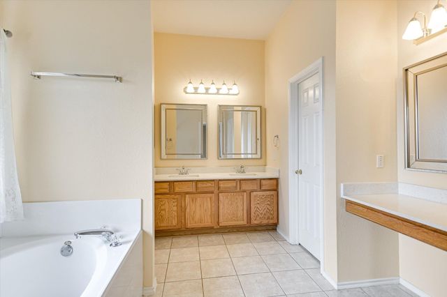 802 Sykes CT, Pflugerville, TX 78660