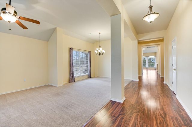 802 Sykes CT, Pflugerville, TX 78660