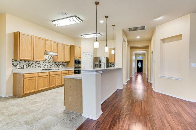 802 Sykes CT, Pflugerville, TX 78660