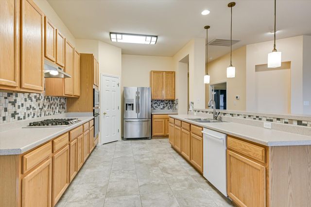 802 Sykes CT, Pflugerville, TX 78660