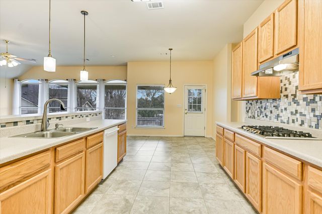 802 Sykes CT, Pflugerville, TX 78660