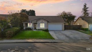 10113 Thistledown Lane, Bakersfield, CA 93312