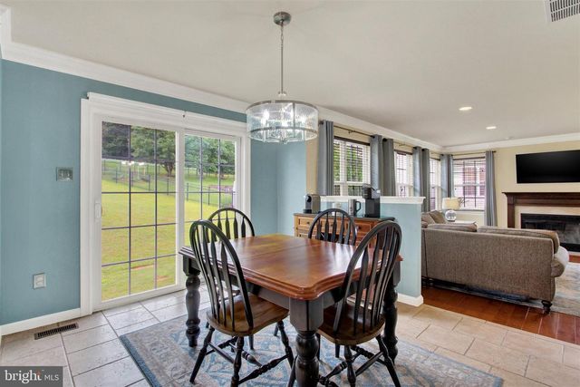 805 CLYDESDALE DR, York, PA 17402