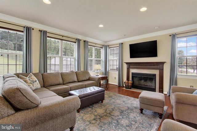 805 CLYDESDALE DR, York, PA 17402
