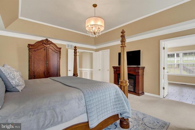 805 CLYDESDALE DR, York, PA 17402