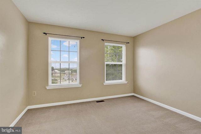 805 CLYDESDALE DR, York, PA 17402
