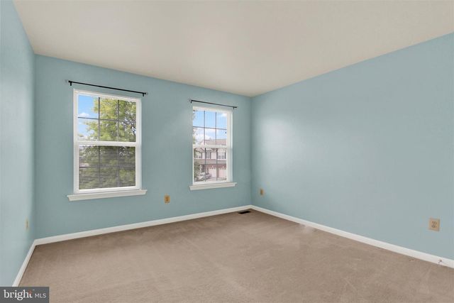 805 CLYDESDALE DR, York, PA 17402