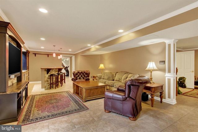 805 CLYDESDALE DR, York, PA 17402