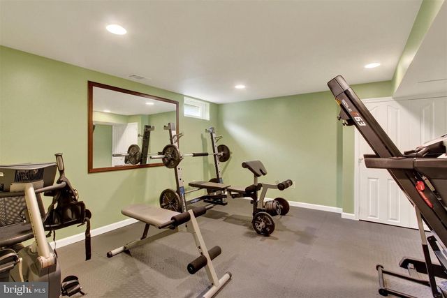 805 CLYDESDALE DR, York, PA 17402