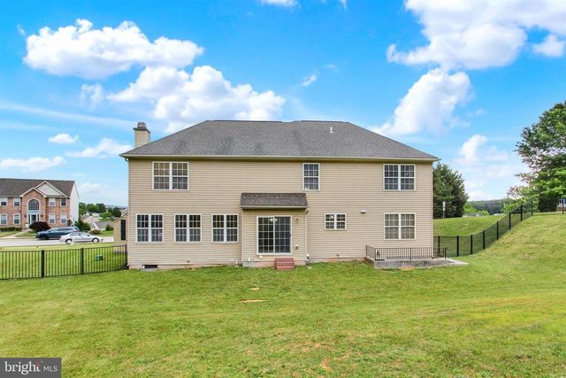 805 CLYDESDALE DR, York, PA 17402