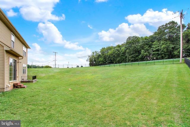 805 CLYDESDALE DR, York, PA 17402