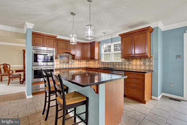 805 CLYDESDALE DR, York, PA 17402