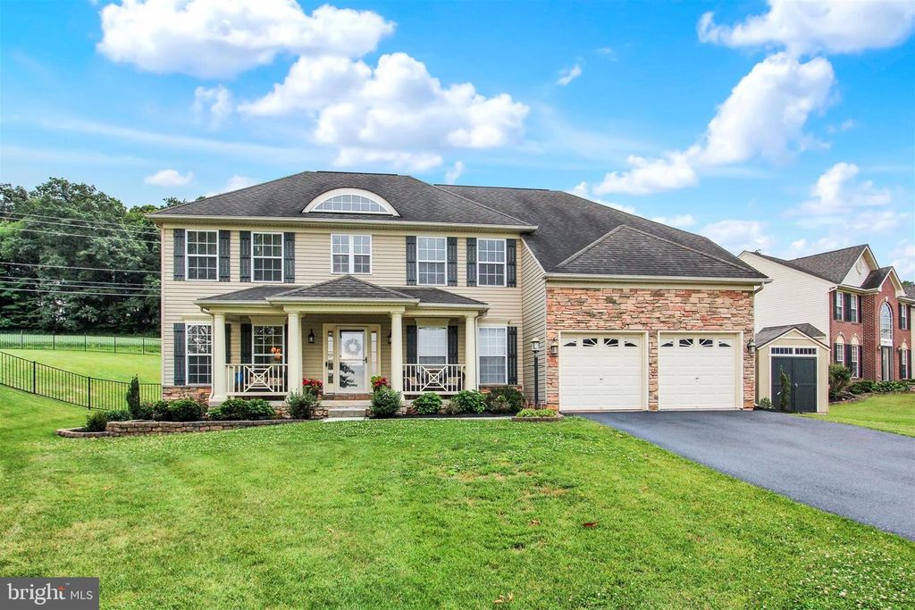 805 CLYDESDALE DR, York, PA 17402