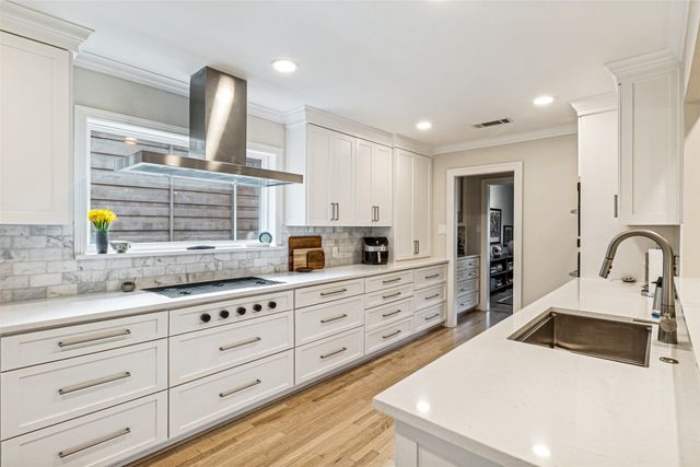 7260 Kenny Lane, Dallas, TX 75230