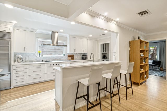7260 Kenny Lane, Dallas, TX 75230