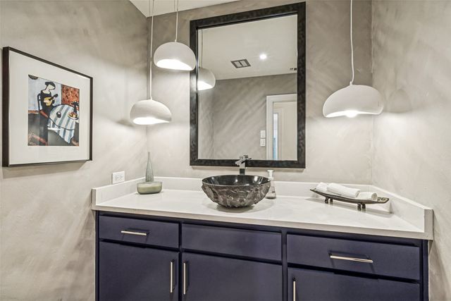 7260 Kenny Lane, Dallas, TX 75230