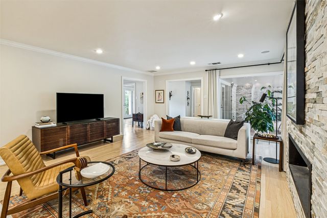 7260 Kenny Lane, Dallas, TX 75230