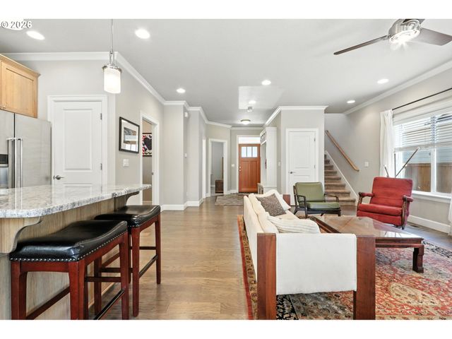 18771 SUNBLAZE Dr, Oregon City, OR 97045