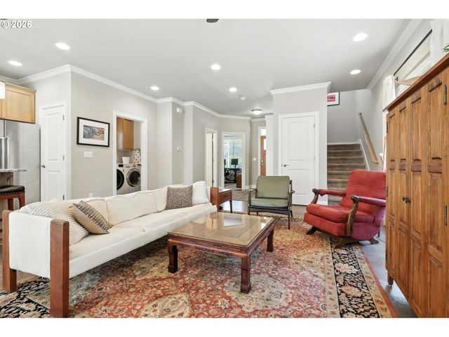 18771 SUNBLAZE Dr, Oregon City, OR 97045