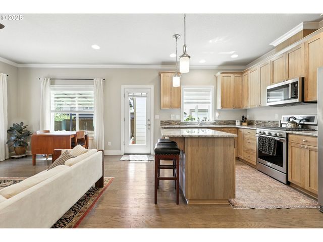 18771 SUNBLAZE Dr, Oregon City, OR 97045