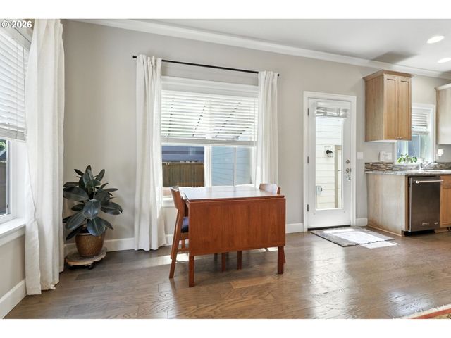 18771 SUNBLAZE Dr, Oregon City, OR 97045