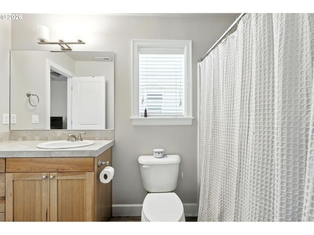 18771 SUNBLAZE Dr, Oregon City, OR 97045