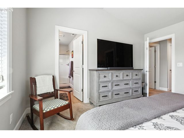 18771 SUNBLAZE Dr, Oregon City, OR 97045