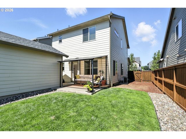 18771 SUNBLAZE Dr, Oregon City, OR 97045