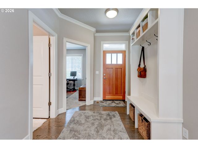 18771 SUNBLAZE Dr, Oregon City, OR 97045