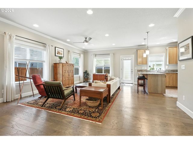 18771 SUNBLAZE Dr, Oregon City, OR 97045