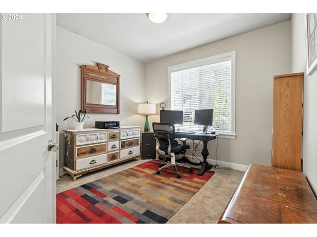 18771 SUNBLAZE Dr, Oregon City, OR 97045