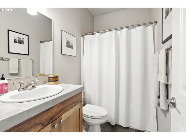 18771 SUNBLAZE Dr, Oregon City, OR 97045