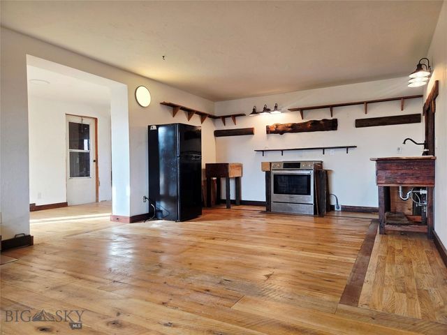 117 Yellowstone, Whitehall, MT 59759