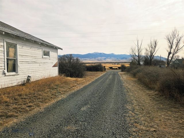 117 Yellowstone, Whitehall, MT 59759