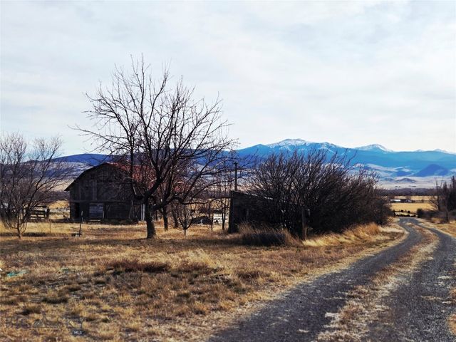 117 Yellowstone, Whitehall, MT 59759