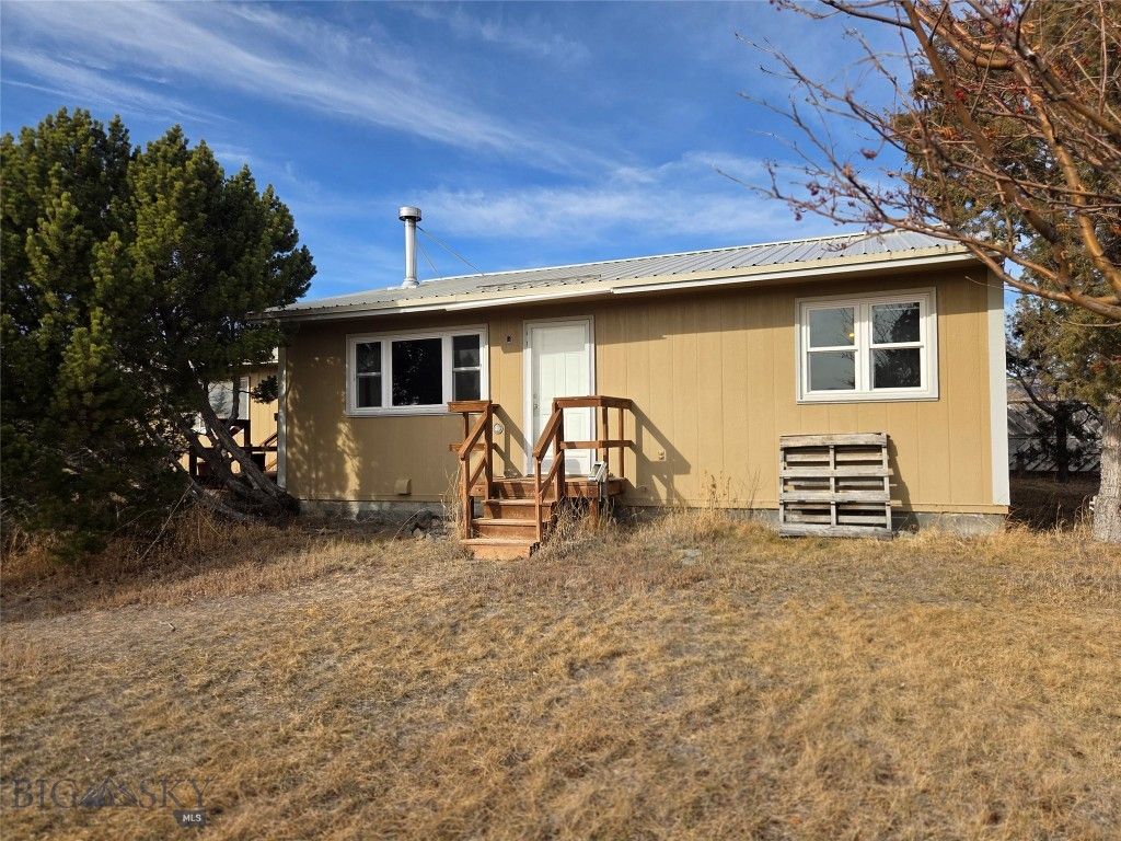 117 Yellowstone, Whitehall, MT 59759