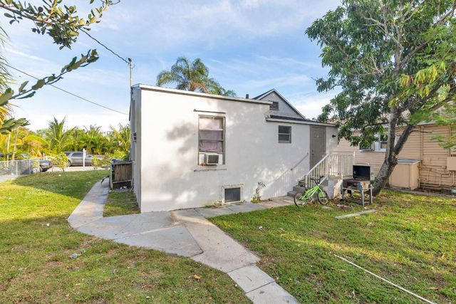 19 S E Street, Lake Worth Beach, FL 33460