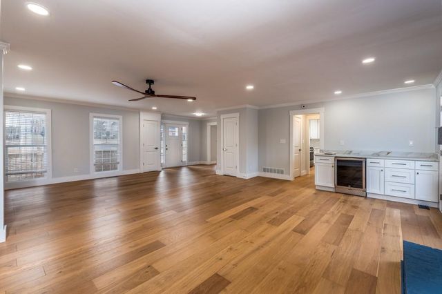 330 London Dale, Woodstock, GA 30189