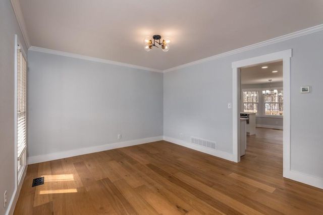 330 London Dale, Woodstock, GA 30189