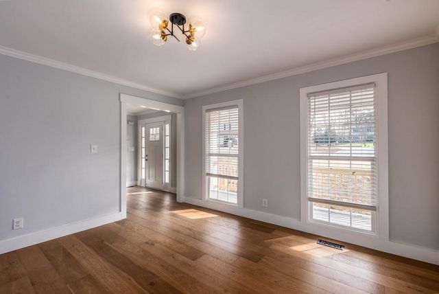 330 London Dale, Woodstock, GA 30189