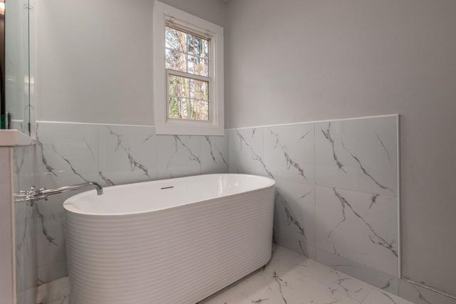 330 London Dale, Woodstock, GA 30189