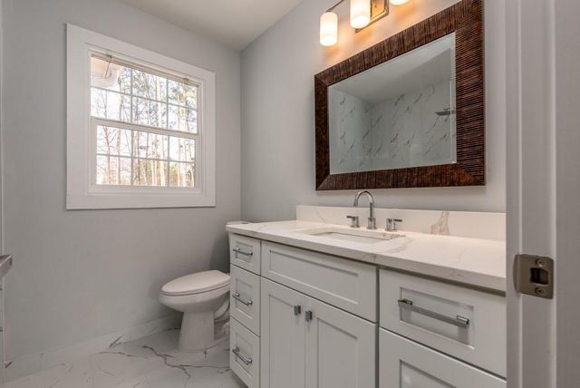 330 London Dale, Woodstock, GA 30189